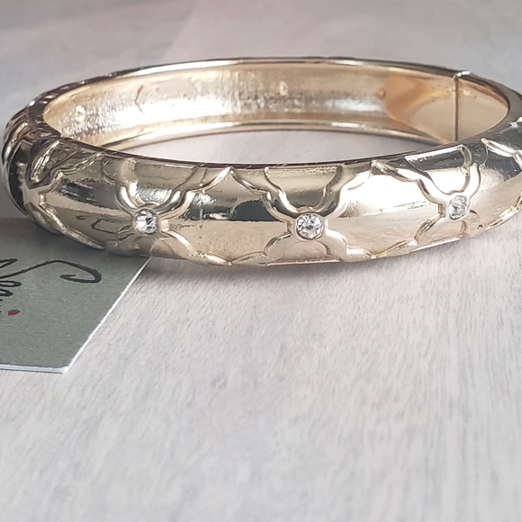 NWT Sequin Nordstrom Rack Goldtone Rhinestone Bracelet - Picture 3 of 3